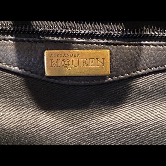 Alexander McQueen Novak Large Tote - Picture 15 of 15
